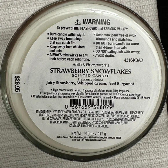 Strawberry Snowflakes 3 wick candle - Picture 3 of 3